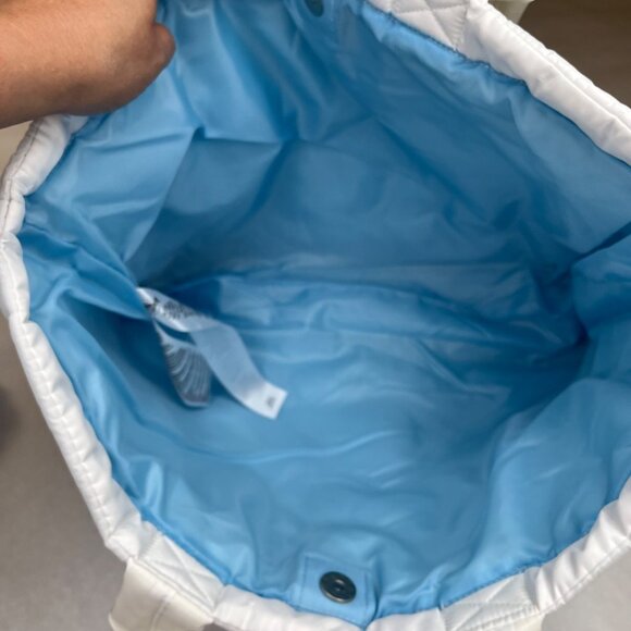 Disney Winter Tote Bag Featuring Minnie Mouse & Chip n Dale Quilted  white blue - Picture 10 of 10